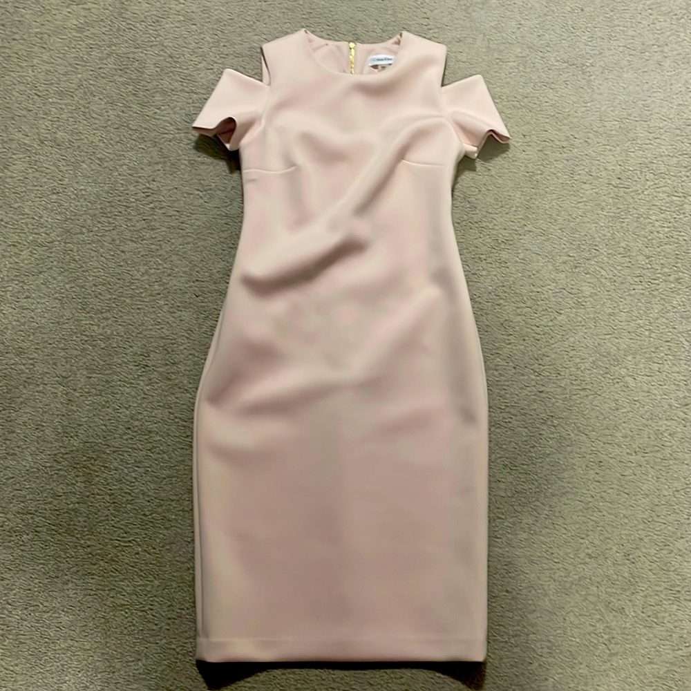 Calvin Klein’s women’s classic dress in blush